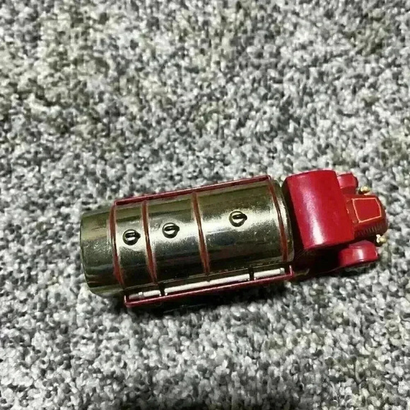 Matchbox Models of Yesteryear YFE11-M 1923 Mack AC Fire Engine Water Tanker MIB - Picture 9 of 10